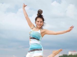 Intip Gaya Liburannya Instruktur Kebugaran Cantik Thailand