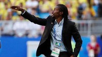 Pelatih Aliou Cisse memberikan pengarahan kepada para pemain Senegal. Reuters/Max Rossi.