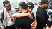 Lihat Kembali Dukungan Jefri Nichol saat Tio Pakusadewo Sidang Narkoba