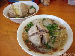 Bakso PWD: Kenyal Gurih, Bakso Urat Isi Daging Cincang yang Populer di Pamulang