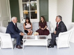 Bertemu Ratu Rania, Istri Wapres AS Dikritik karena Bergaun Ketat