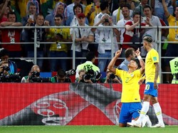 Dengan demikian, Brasil finis teratas dengan raihan tujuh poin hasil tiga pertandingan grup. Serbia tersingkir setelah finis ketiga di bawah Swiss, yang lolos sebagai runner-up setelah berimbang dengan Kosta Rika 2-2. REUTERS/Axel Schmidt.