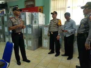 8.838 Kotak Suara Tersegel Sudah Geser dari PPS ke PPK Bandung 8.838 Kotak Suara Tersegel Sudah Geser dari PPS ke PPK Bandung