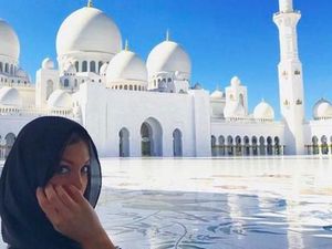 Wisata ke Masjid, Harusnya Seperti Selebriti Dunia Ini