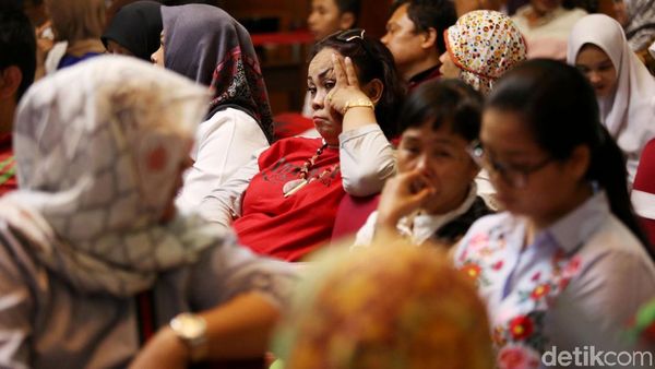 Posko Pelayanan PPDB Online Dipadati Warga