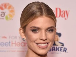 Puisi untuk Putin, Artis Annalynne McCord Jadi Sorotan Netizen