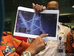 Tragedi di Danau Toba, Kadishub Samosir Diperiksa Polisi Pekan Depan Tragedi di Danau Toba, Kadishub Samosir Diperiksa Polisi Pekan Depan