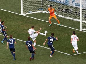 Macam di Komik, Kiper Jepang Pun Terbang