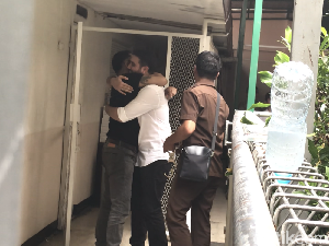 Ini yang Terjadi Ketika Tio Pakusadewo Bertemu Fachri Albar