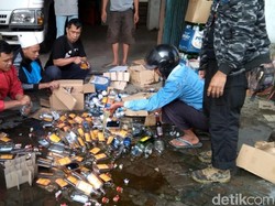 Digerebek Warga, Gudang di Sukabumi Simpan 7.200 Botol Miras