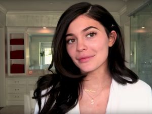 Kylie Jenner Dinobatkan Majalah Forbes Jadi Miliarder Termuda Kylie Jenner Dinobatkan Majalah Forbes Jadi Miliarder Termuda