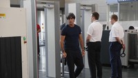 Loew sudah menyelesaikan pemeriksaan, Jerman pun tinggal menunggu jadwal keberangkatan. (Gleb Garanich/Reuters)