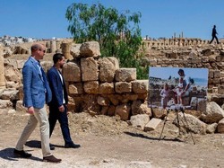 Saat Pangeran William Kunjungi Tempat Bermain Masa Kecil Istrinya