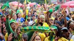 Suka Cita Warga Rio de Janeiro Saat Brasil Lolos