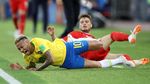 Neymar Jatuh Lagi, Guling-guling Beberapa Kali, Kena Bully