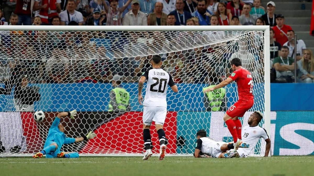 Swiss Ungguli Kosta Rika di Babak Pertama. (Foto: Matthew Childs/Reuters)