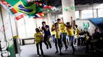 Suka Cita Warga Rio de Janeiro Saat Brasil Lolos