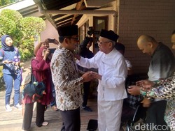 Ridwan Kamil Akui Dukungan Mang Ihin Dongkrak Suaranya