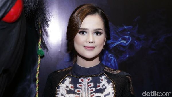 Yay! Lama Sendiri Kini Cut Meyriska Berencana Akan Menikah
