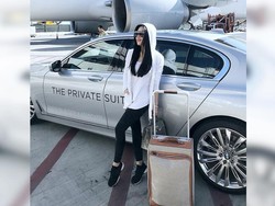 Gaya Syahrini Bawa Koper Seharga Mobil dan Coba Layanan VIP Rp 42 Juta