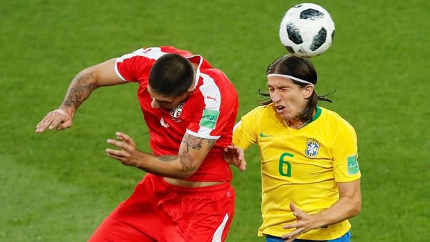 Filipe Luis tampil sebagai starter menggantikan Marcelo.