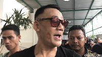 Bekas Bibir di Pipi Tio Pakusadewo