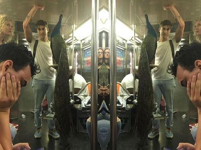 Kejadian Aneh di Kereta Bawah Tanah yang Bikin Speechless