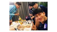 Si Jago Lee Yong dari Timnas Korea Suka Cicip Burger hingga Sushi