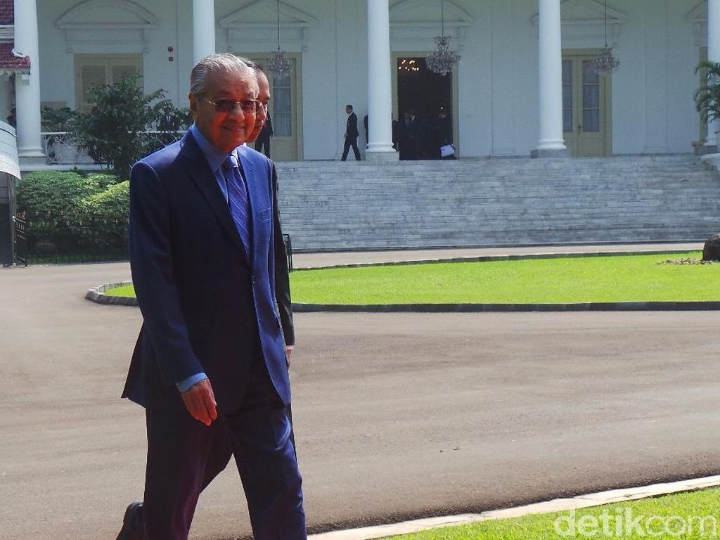 Mahathir Kumpul Bareng Menteri Hingga Pengusaha, Bahas Apa? Mahathir Kumpul Bareng Menteri Hingga Pengusaha, Bahas Apa?