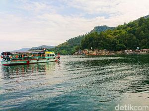 Polisi Minta Pengusaha Kapal Danau Toba Tak Angkut Penumpang Berlebihan Polisi Minta Pengusaha Kapal Danau Toba Tak Angkut Penumpang Berlebihan