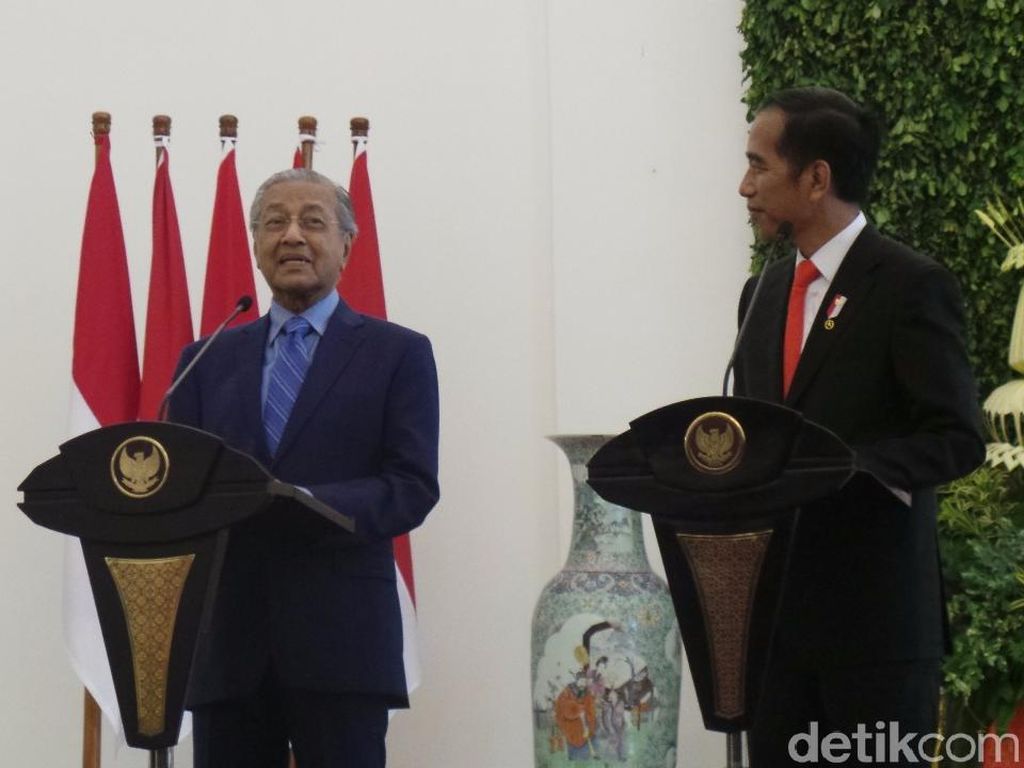 Mahathir dan Jokowi Mau Hidupkan Lagi Proyek Mobil Malaysia-RI Mahathir dan Jokowi Mau Hidupkan Lagi Proyek Mobil Malaysia-RI