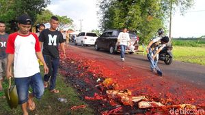 Merahnya Lautan Sambal di Jalanan Jeneponto