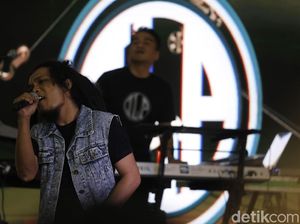 Klimaks! Indra Lesmana Project Bakar Malam Pertama Kumpul ID