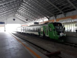 Begini Nyamannya Kereta Bandara Minangkabau