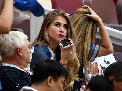 Cantiknya Pacar Paul Pogba, Mantan Agen Real-Estate yang Kini Jadi Model