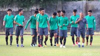 Timnas tidak diperkuat oleh Egy Maulana Vikri. Pemain asal Medan itu kabarnya masih harus berkonsentrasi bersama klubnya, Lechia Gdansk, dalam persiapan pramusim.