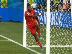 Video: Tingkah Konyol Batshuayi yang Bikin Gagal Paham