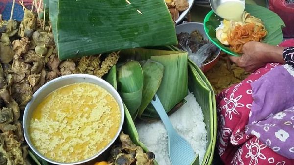 Yuk, Sarapan Nasi Ayam Semarang yang Sedap Mlekoh Ini!