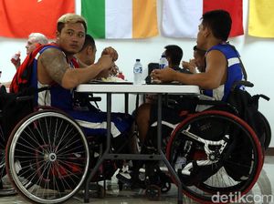 Mengintip Atlet Disabilitas Menikmati Beragam Makanan di Dining Hall