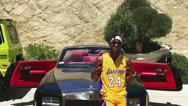 Mobil Mewah di Balik Tingkah Konyol Michy Batshuayi