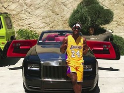 Di Balik Tingkah Konyol Batshuayi, Ini Koleksi Mobil Mewahnya