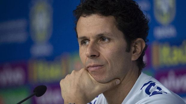Rodrigo Lasmar menduga cedera yang dialami Marcelo karena kasur hotel yang terlalu empuk.