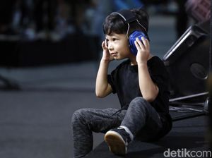 Marcell Siahaan Belajar Lagi saat Si Bungsu Mahir Main Drum di Usia Dini