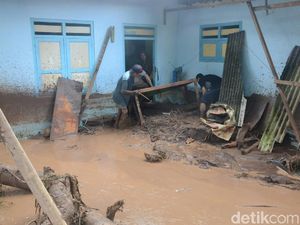 Pemkab Banyuwangi Didesak Perpanjang Tanggap Darurat Banjir Bandang Pemkab Banyuwangi Didesak Perpanjang Tanggap Darurat Banjir Bandang