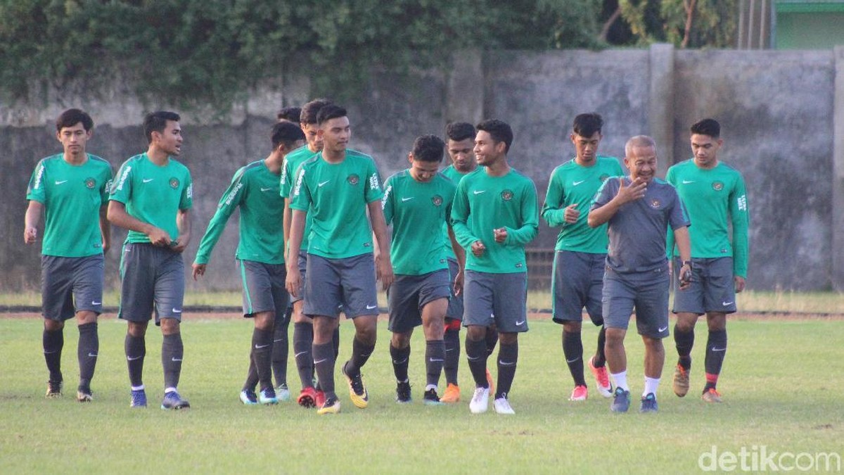Latihan timnas U-19 di Sidoarjo menjelang Piala AFF 2018 (Foto: Suparno Nodhor)