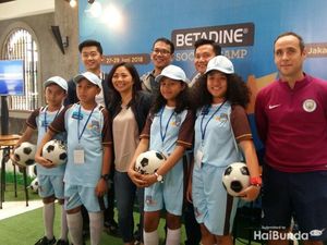 Saat Anak-anak Latihan Sepakbola Bersama Co-coach Manchester City
