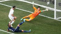 Penyelamatan Keren Eiji Kawashima ala Genzo Wakabayashi