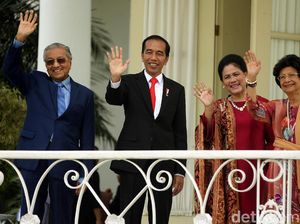 Cerianya Jokowi dan Mahathir Saat Bertemu di Istana Bogor