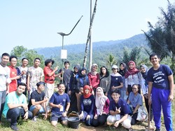 Mahasiswa UI Boyong Teknologi Sel Surya ke Desa di Sukabumi