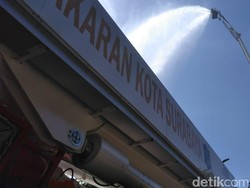 Api yang Meludeskan Gudang Kayu Ini Berhasil Dipadamkan